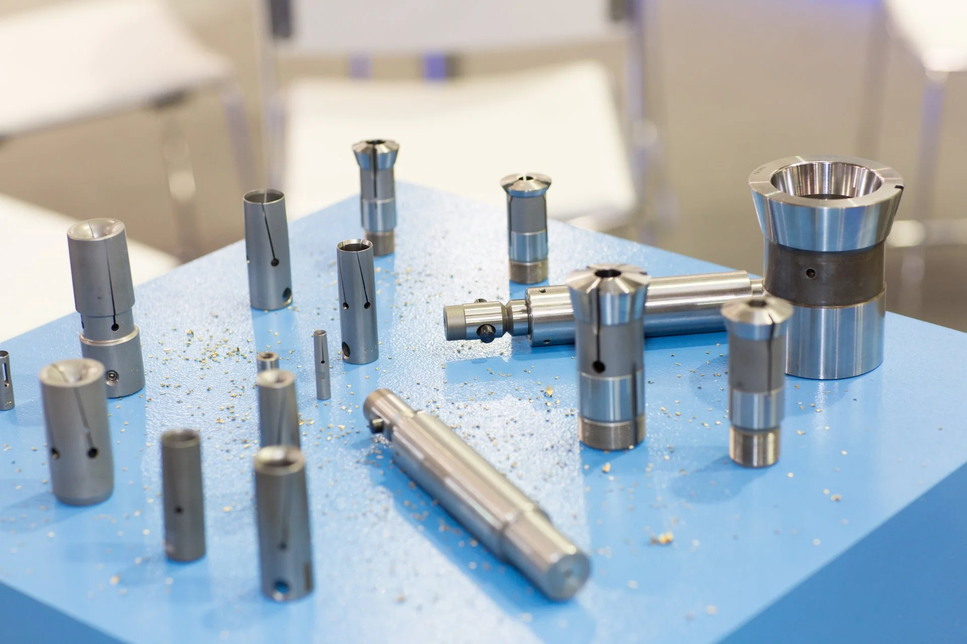 Teknologisten työkalujen valmistaja CNC-koneisiin ja automaattisahaamokoneisiin